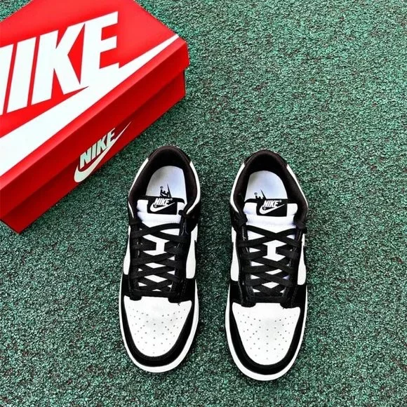 Nike Dunk Low Retro White Black Panda (2021) DD1391-100 - Picture 2 of 7